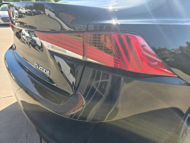 2017 Lexus IS 200t 200t