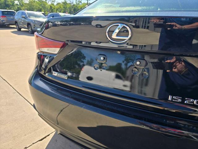 2017 Lexus IS 200t 200t