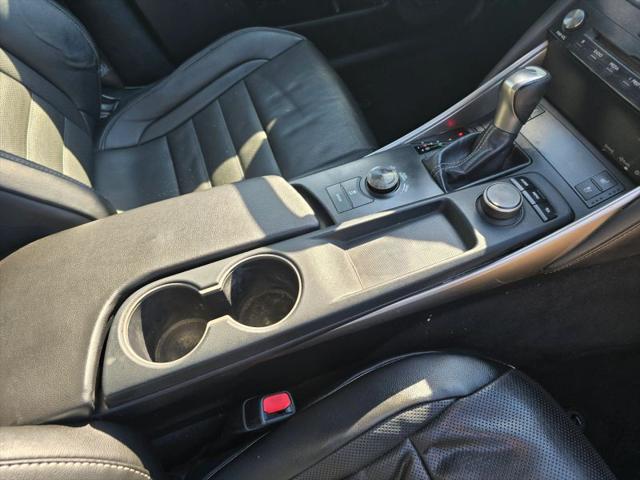 2017 Lexus IS 200t 200t