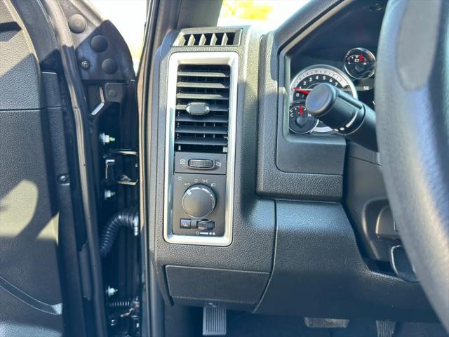 2022 Ram 1500 Classic Warlock Crew Cab 4x4 5'7" Box
