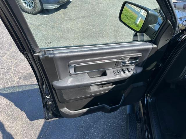 2022 Ram 1500 Classic Warlock Crew Cab 4x4 5'7" Box