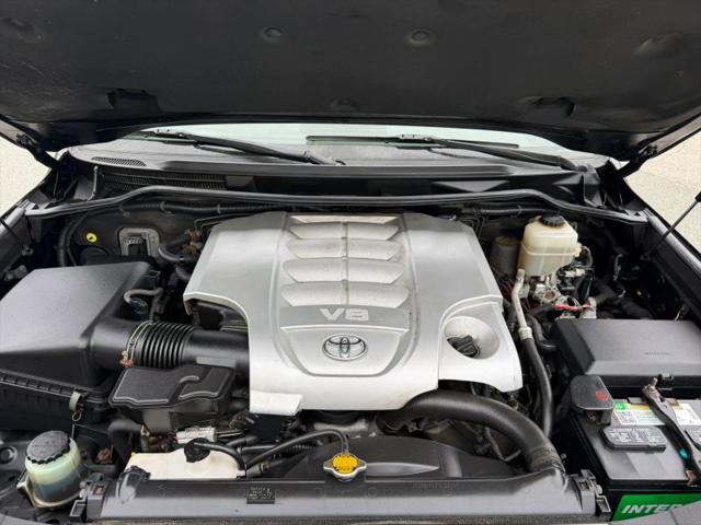 2013 Toyota Land Cruiser V8