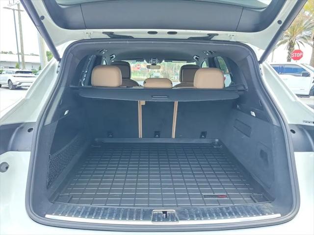 2022 Porsche Cayenne Cayenne