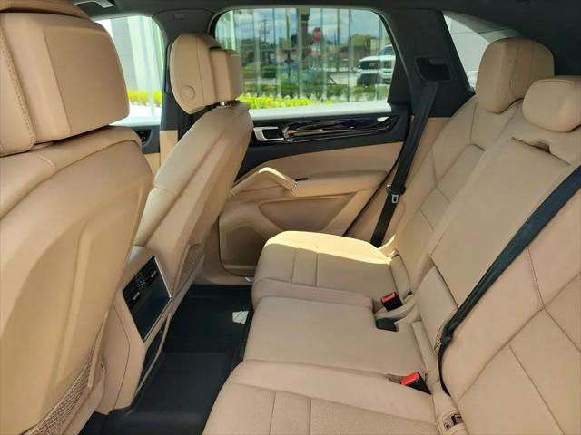 2022 Porsche Cayenne Cayenne