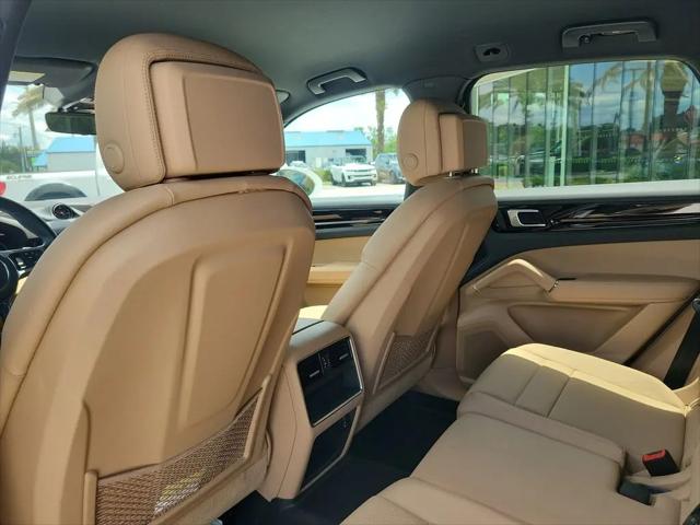 2022 Porsche Cayenne Cayenne