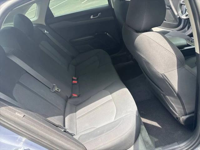 2022 Kia K5 LX