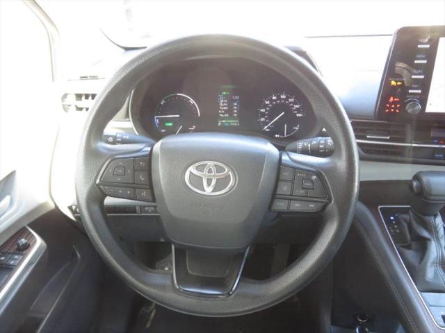 2022 Toyota Sienna LE