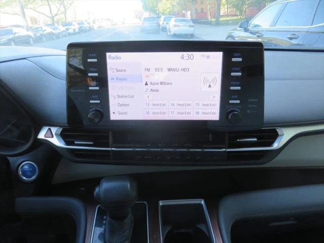 2022 Toyota Sienna LE