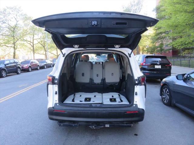 2022 Toyota Sienna LE