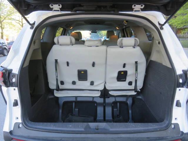 2022 Toyota Sienna LE
