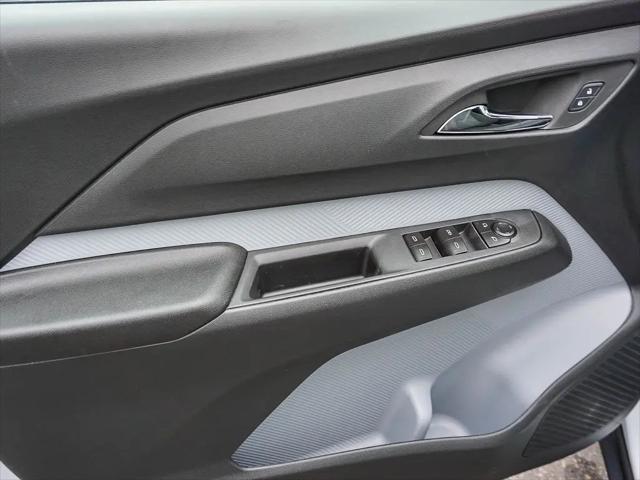 2027 Chevrolet Bolt LT FWD