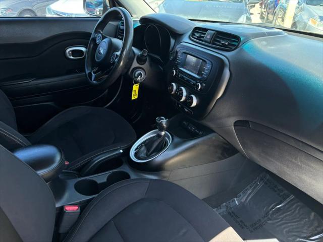 2016 Kia Soul Base