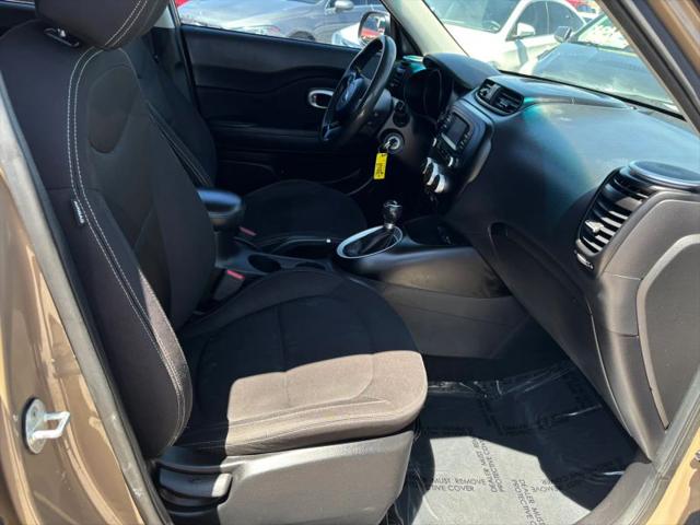 2016 Kia Soul Base