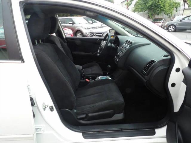 2011 Nissan Altima Base