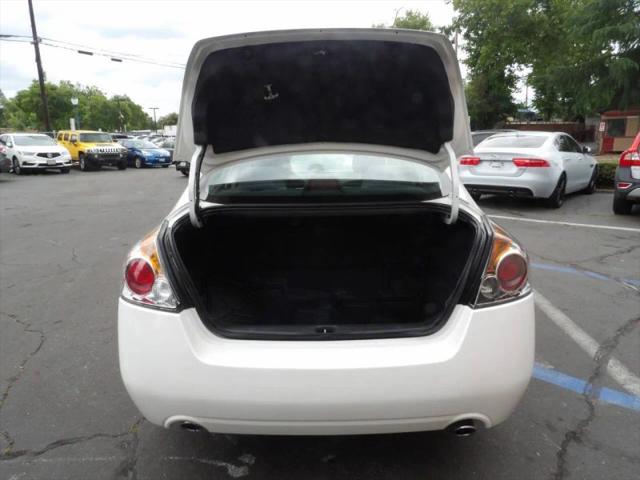 2011 Nissan Altima Base