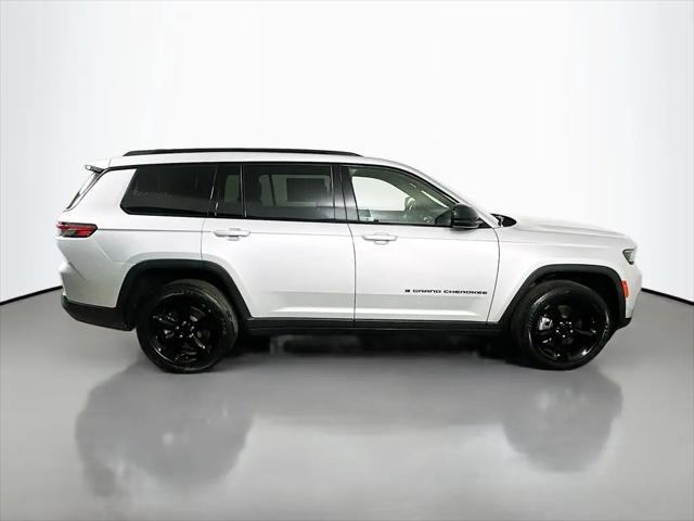 2023 Jeep Grand Cherokee L Altitude 4x2