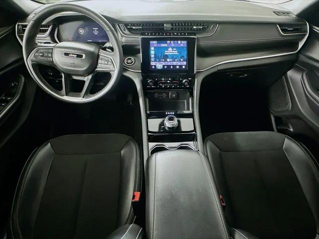 2023 Jeep Grand Cherokee L Altitude 4x2