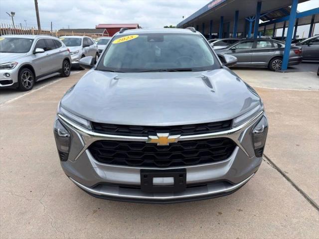 2025 Chevrolet Trax FWD LT