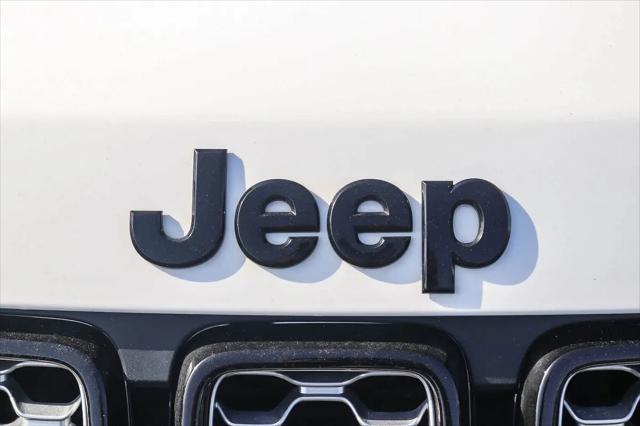 2022 Jeep Grand Cherokee Laredo X 4x2