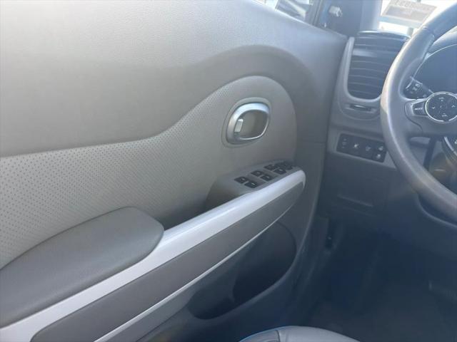 2015 Kia Soul EV +