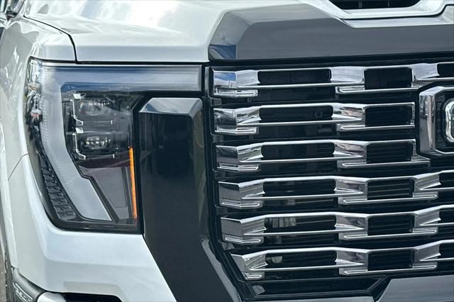 2025 GMC Sierra 2500HD 4WD Crew Cab Standard Bed Denali Ultimate