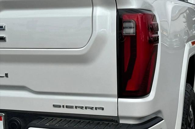 2025 GMC Sierra 2500HD 4WD Crew Cab Standard Bed Denali Ultimate