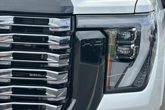 2025 GMC Sierra 2500HD 4WD Crew Cab Standard Bed Denali Ultimate