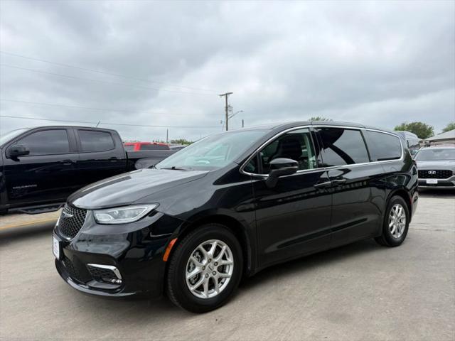 2023 Chrysler Pacifica Touring L for sale in San Antonio, TX