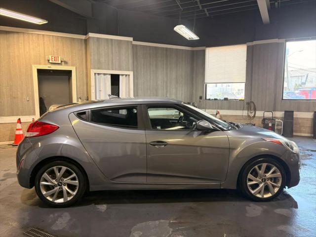 2017 Hyundai Veloster Base