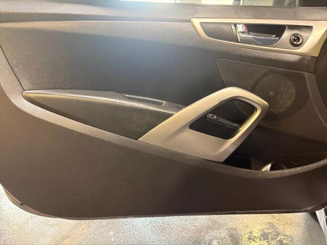 2017 Hyundai Veloster Base