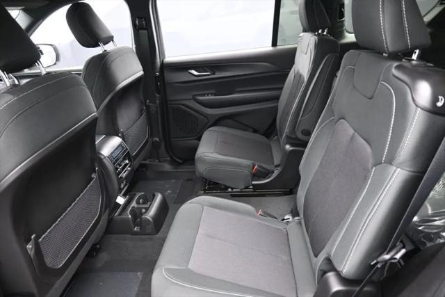 2026 Jeep Grand Cherokee L Altitude 4x4