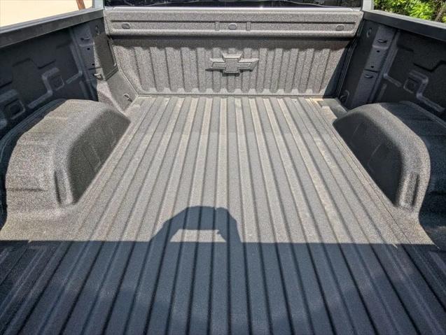2026 Chevrolet Silverado 1500 4WD Crew Cab Short Bed Custom Trail Boss