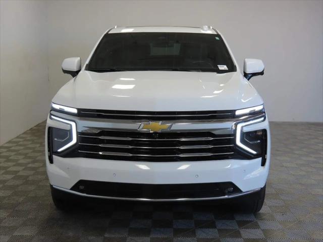 2025 Chevrolet Suburban 4WD LT