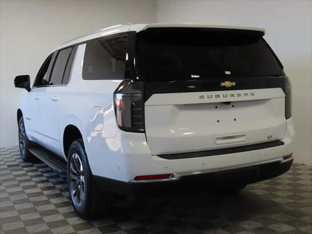 2025 Chevrolet Suburban 4WD LT