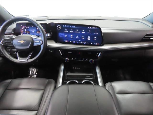 2025 Chevrolet Suburban 4WD LT