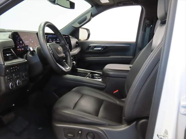 2025 Chevrolet Suburban 4WD LT