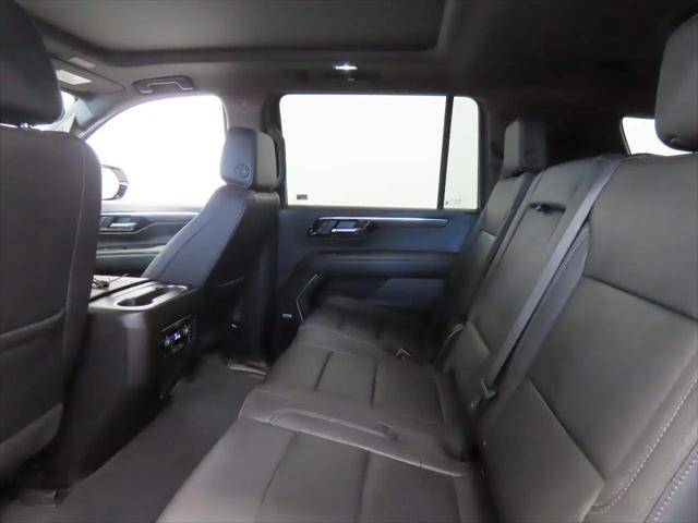 2025 Chevrolet Suburban 4WD LT