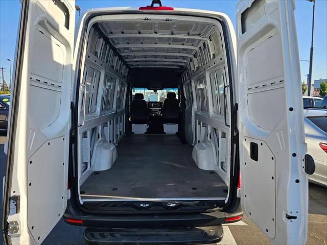 2021 Mercedes-Benz Sprinter 2500 High Roof I4