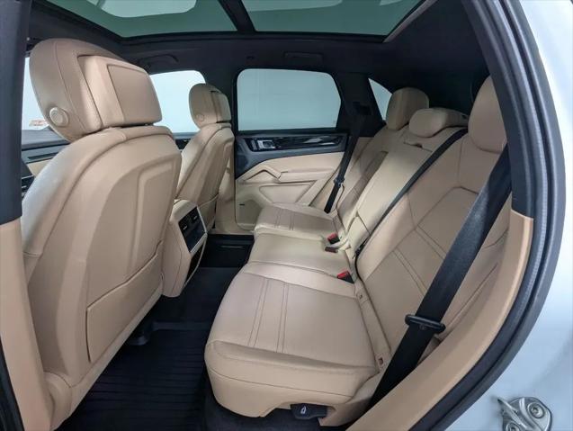 2022 Porsche Cayenne Cayenne