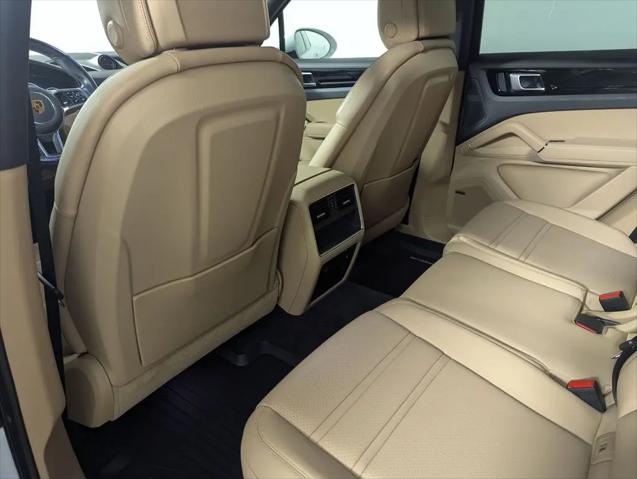 2022 Porsche Cayenne Cayenne