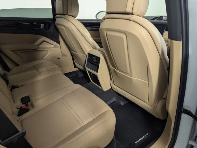 2022 Porsche Cayenne Cayenne