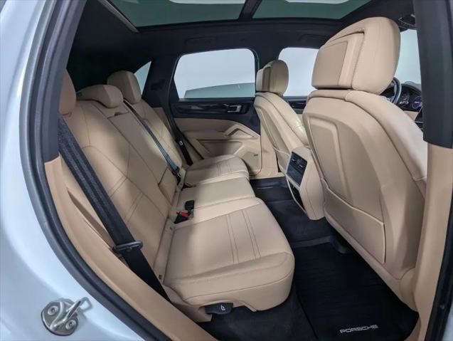 2022 Porsche Cayenne Cayenne