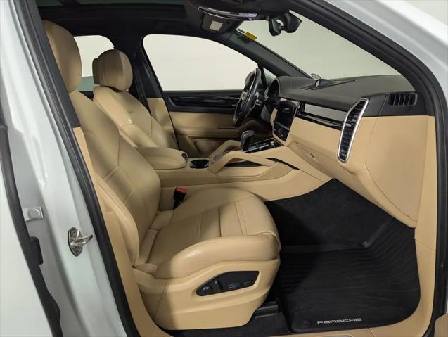 2022 Porsche Cayenne Cayenne