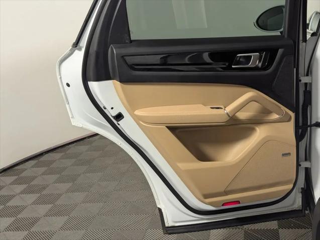 2022 Porsche Cayenne Cayenne
