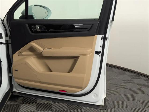 2022 Porsche Cayenne Cayenne