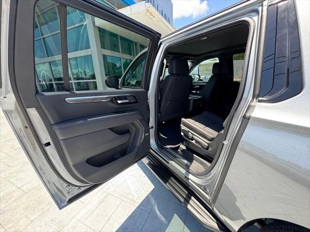 2026 Chevrolet Suburban RST, RWD