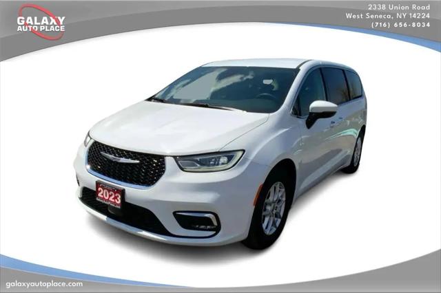 2023 Chrysler Pacifica Touring L for sale in West Seneca, NY