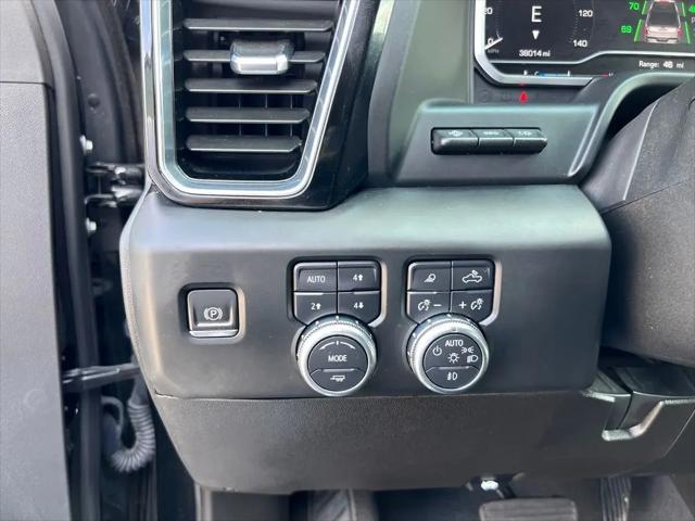 2024 GMC Sierra 2500HD 4WD Crew Cab Standard Bed Denali