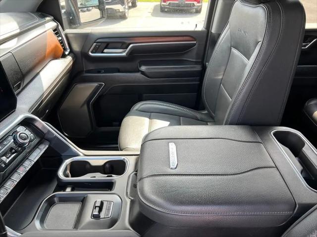 2024 GMC Sierra 2500HD 4WD Crew Cab Standard Bed Denali