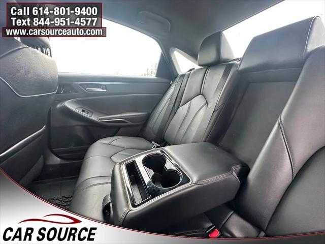 2020 Toyota Avalon Hybrid XLE